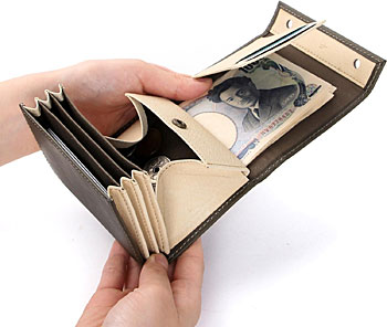 エムピウ二つ折り財布mf2p25のカード